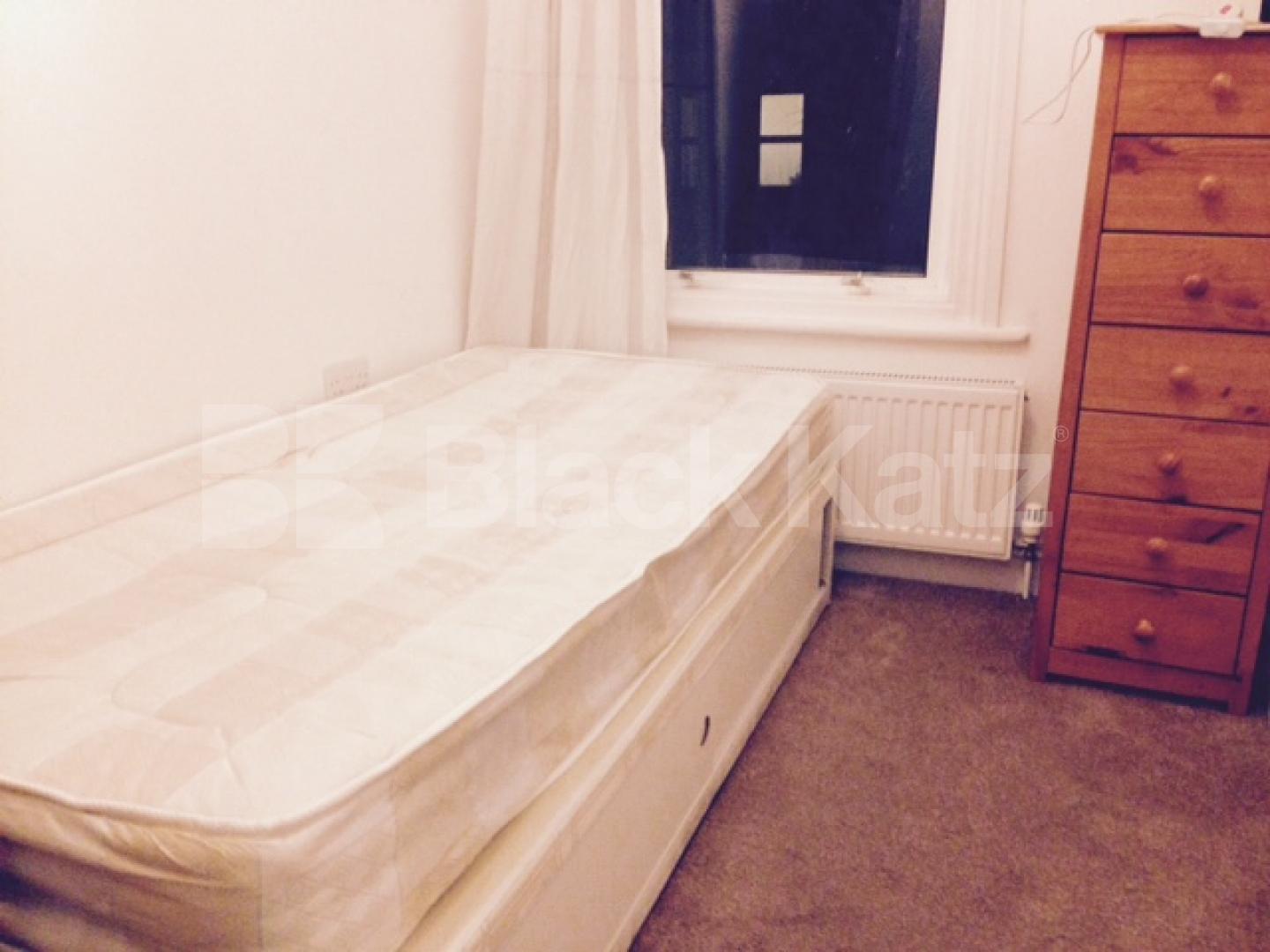 			NEW INSTRUCTION, 2 Bedroom, 1 bath, 1 reception Flat			 Alfred Road, Acton Central